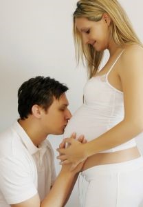 Mann og gravid kvinne